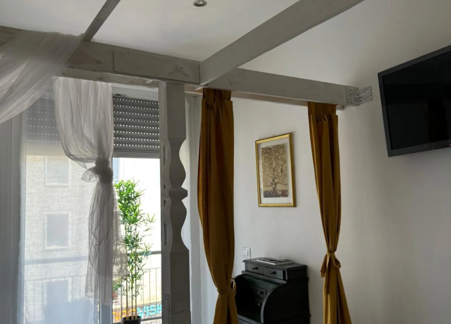 Four Bedroom Apartment In The Centre Of The City Milan