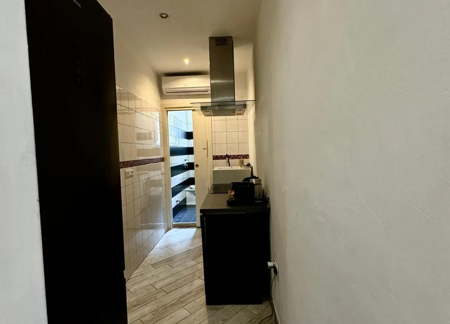 Four Bedroom Apartment In The Centre Of The City Milan Italy